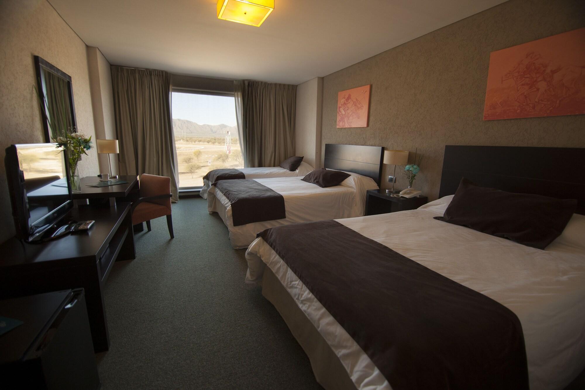Hotel Epic San Luis 4*